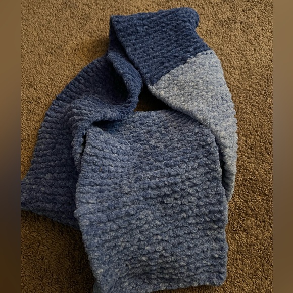 Bernat XXL homemade knitted scarf different blues! - Picture 2 of 7